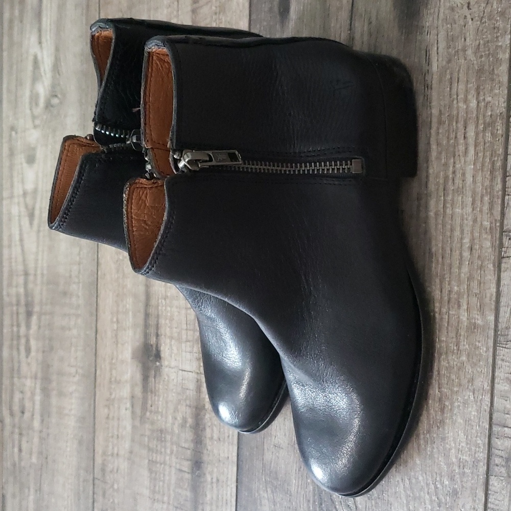 FRYE Black Carly Double Zip Back Ankle Boots